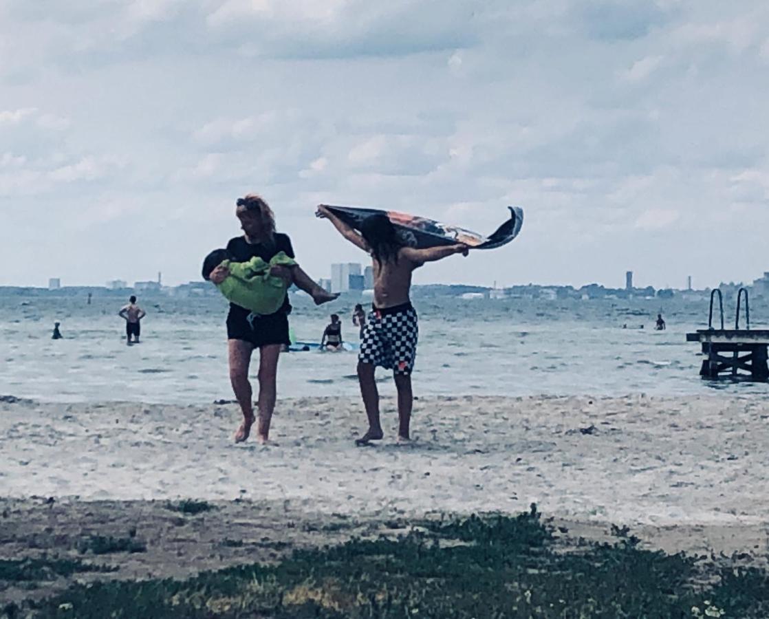 Stuga Centrala Faerjestaden Med Gangavstand Till Det Mesta Buitenkant foto