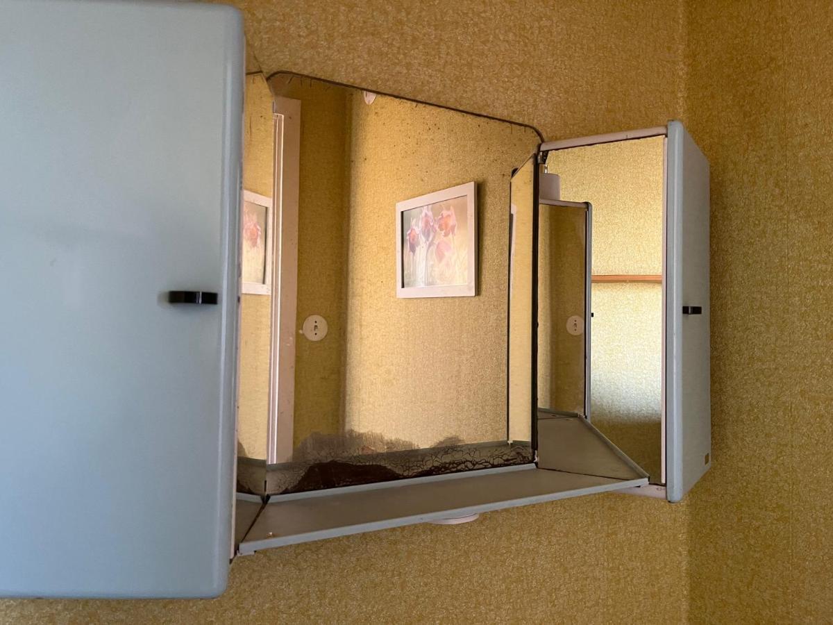 Stuga Centrala Faerjestaden Med Gangavstand Till Det Mesta Buitenkant foto